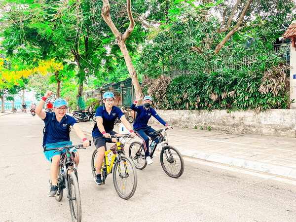 BAPers Ha Noi rang ro tham gia giai dap xe